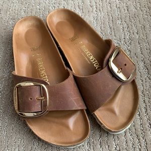 Birkenstock Big Buckle in Brown oiled leather